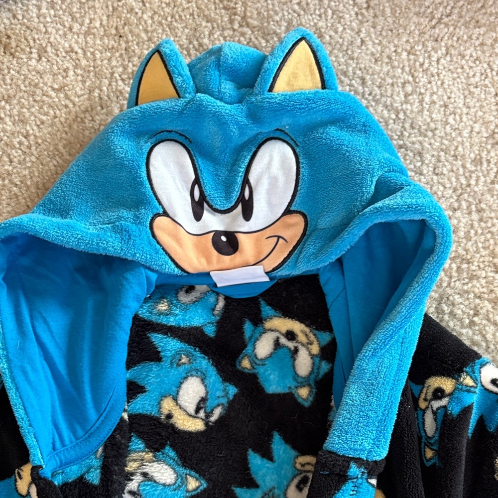 Blue Sonic the hedgehog boys bathrobe